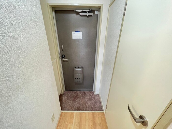 物件内観写真21　(玄関)