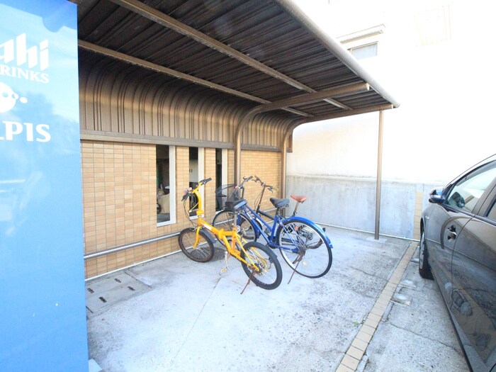 物件外観写真5　(駐輪場)