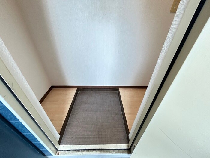 物件内観写真14　(玄関)