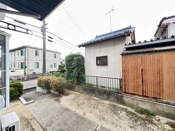 物件内観写真16　(室内からの展望)