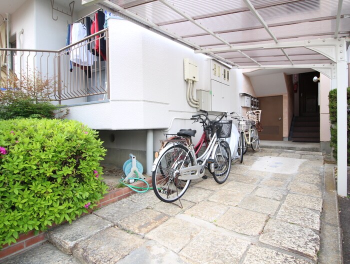 物件外観写真6　(駐輪場)