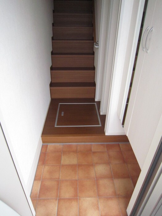 物件内観写真22　(玄関)