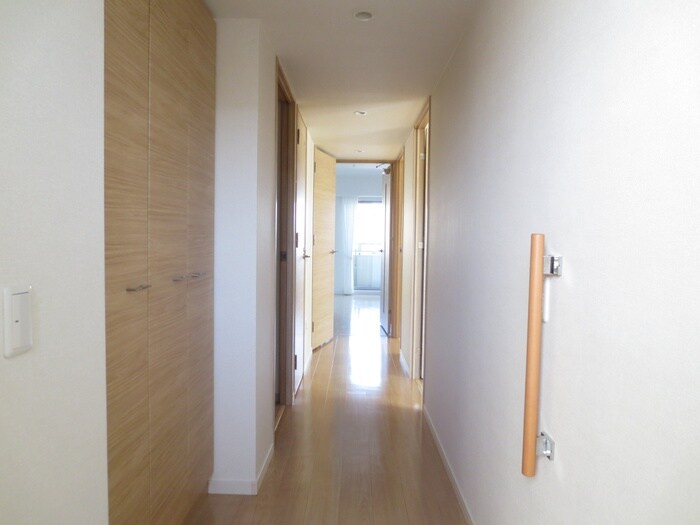 物件内観写真13　(廊下)