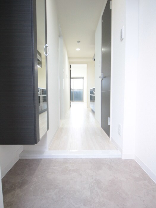 物件内観写真6　(玄関)