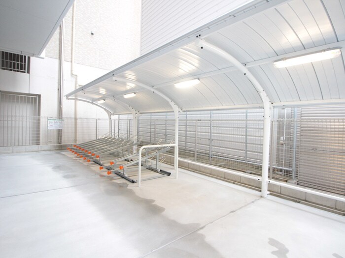 物件外観写真4　(駐輪場)