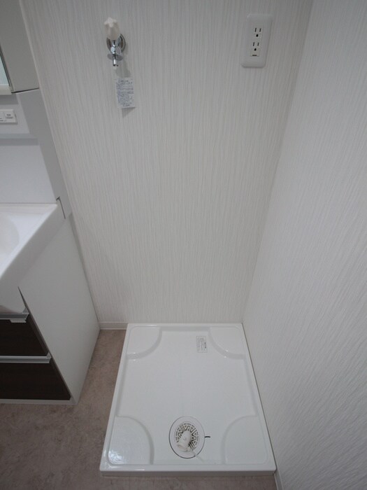物件内観写真18　(洗濯機置場)