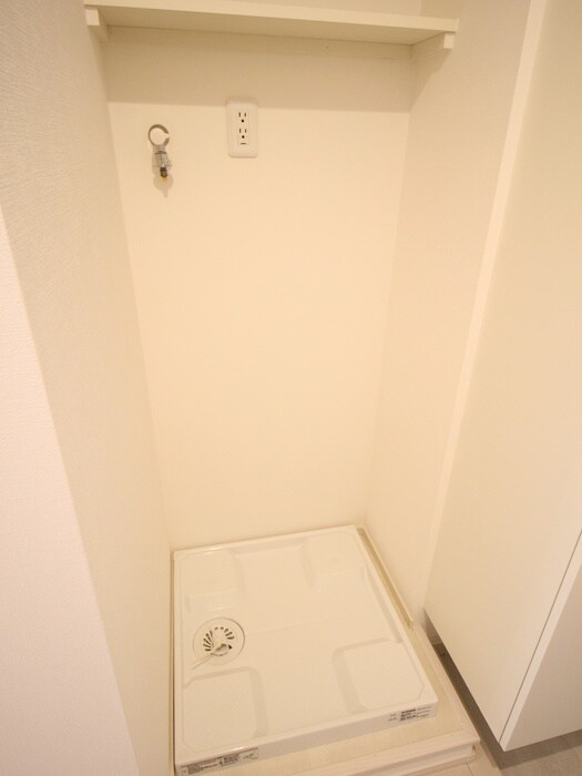 物件内観写真11　(洗濯機置場)