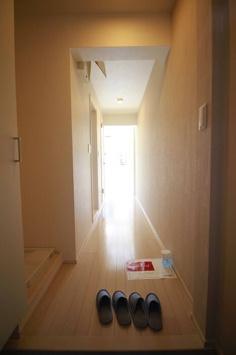 物件内観写真16　(廊下)