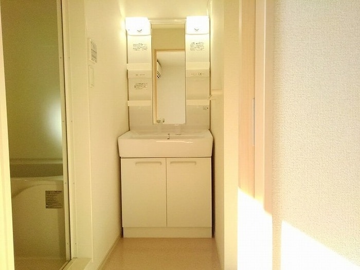 物件内観写真8　(洗面)