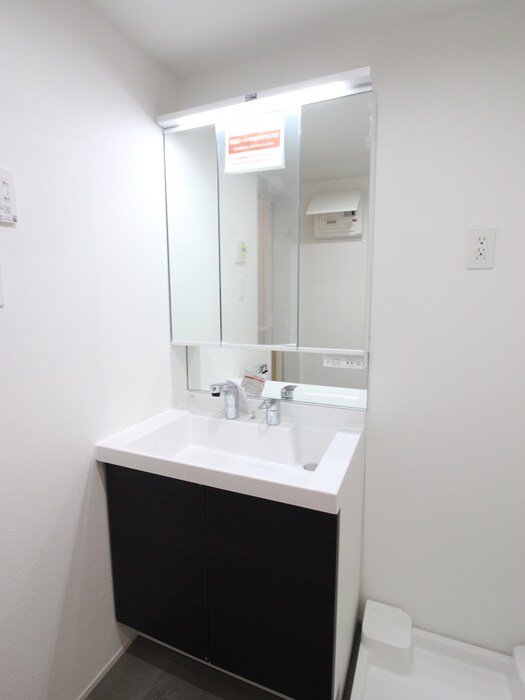 物件内観写真8　(洗面)