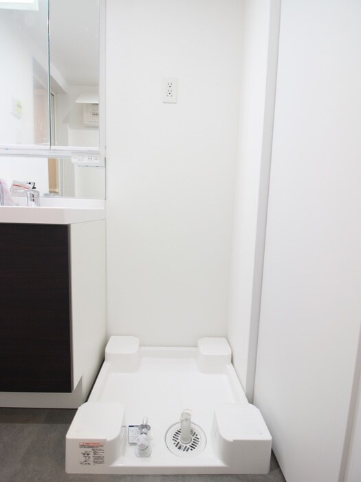 物件内観写真11　(洗濯機置場)