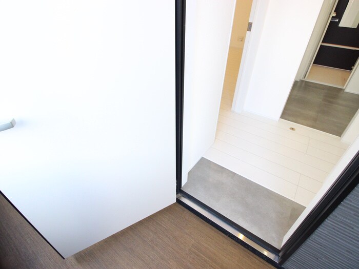 物件内観写真11　(玄関)