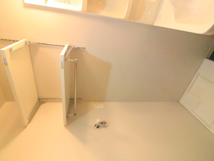 物件内観写真11　(洗濯機置場)