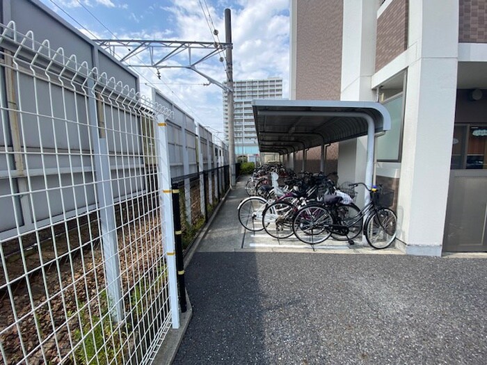 物件外観写真5　(駐輪場)