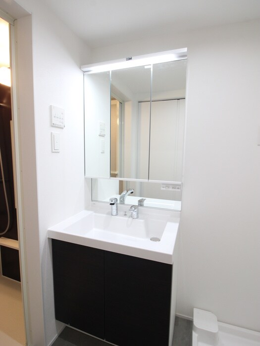 物件内観写真8　(洗面)