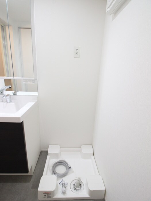 物件内観写真9　(洗濯機置場)