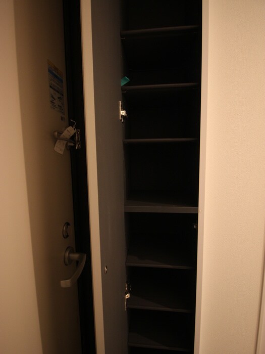 物件内観写真16　(玄関)