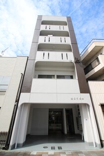 魚与しビルの外観写真