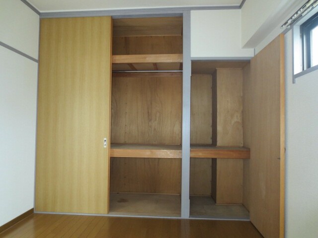 物件内観写真11　(収納)