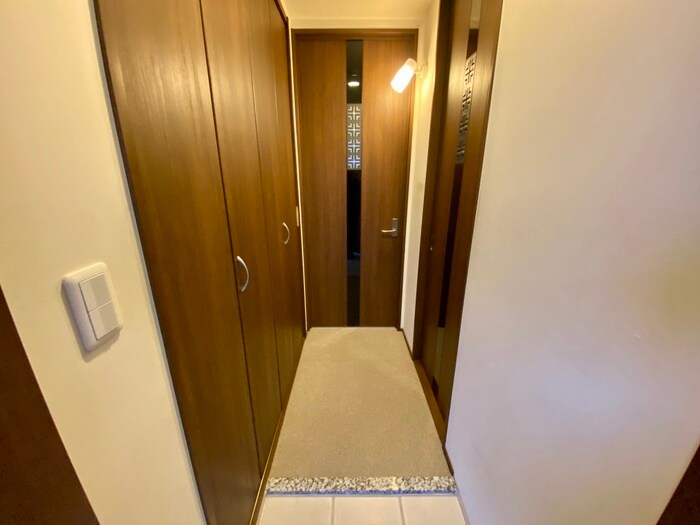 物件内観写真15　(玄関)