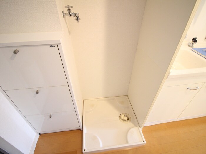 物件内観写真14　(洗濯機置場)