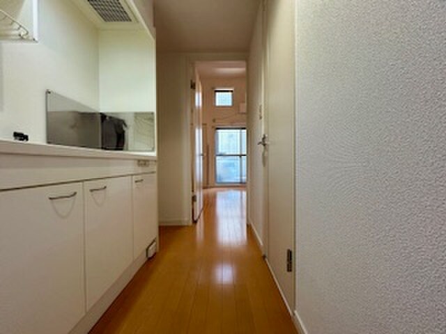 物件内観写真16　(廊下)