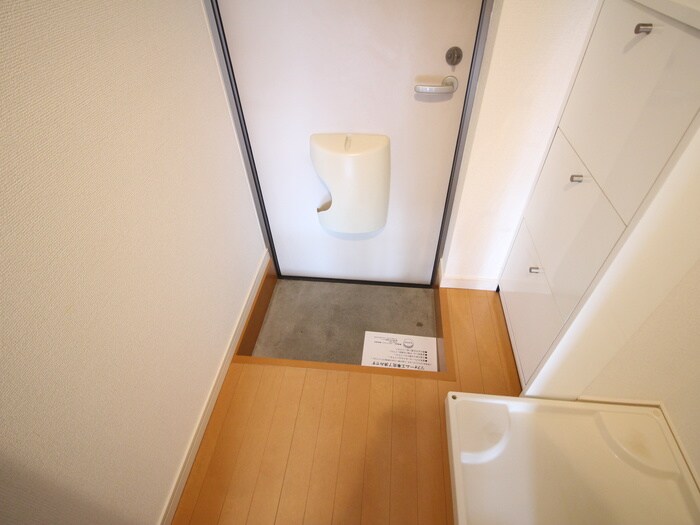 物件内観写真18　(玄関)