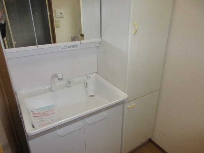 物件内観写真8　(洗面)