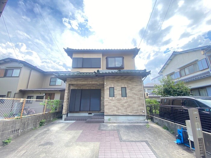 物件外観写真3　(駐車場)