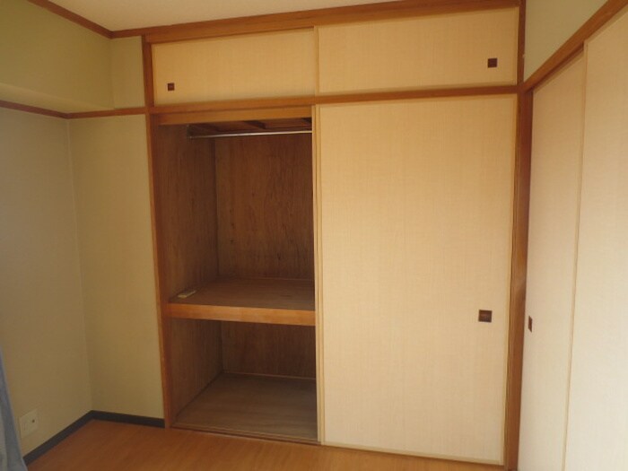 物件内観写真12　(収納)