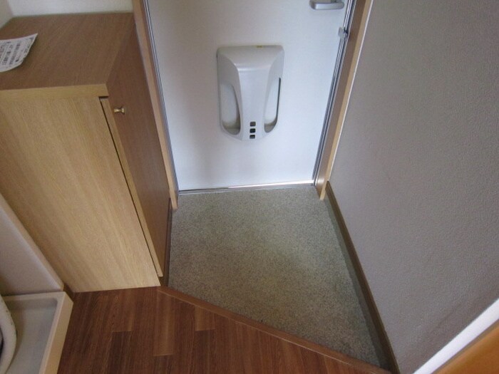 物件内観写真13　(玄関)