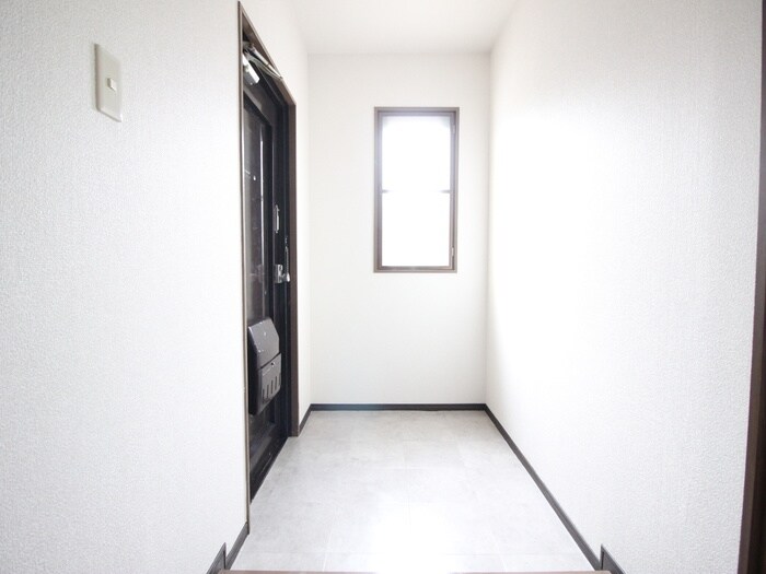 物件内観写真17　(玄関)