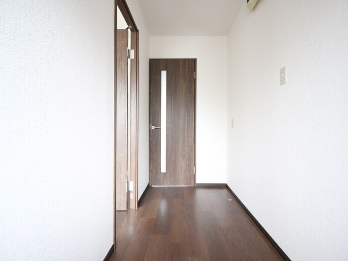 物件内観写真18　(廊下)
