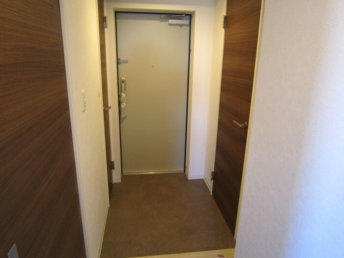 物件内観写真7　(玄関)