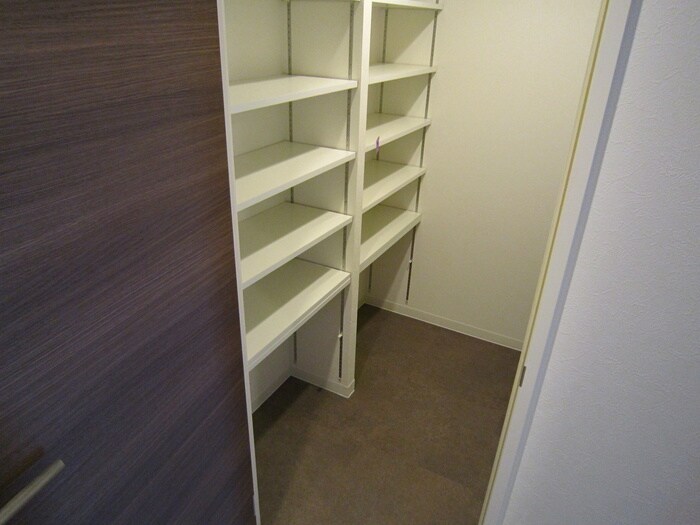 物件内観写真8　(靴箱)