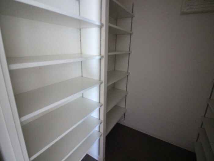 物件内観写真16　(収納)