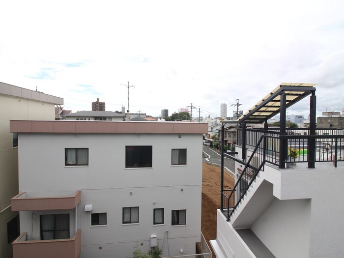 物件内観写真18　(室内からの展望)