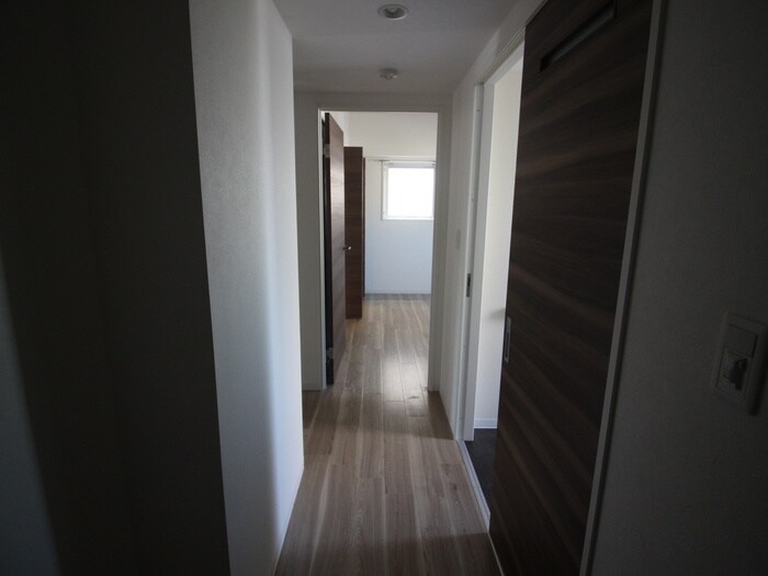 物件内観写真19　(廊下)