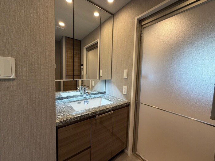 物件内観写真12　(洗面)