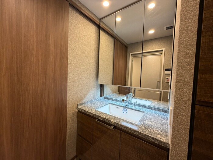 物件内観写真12　(洗面)