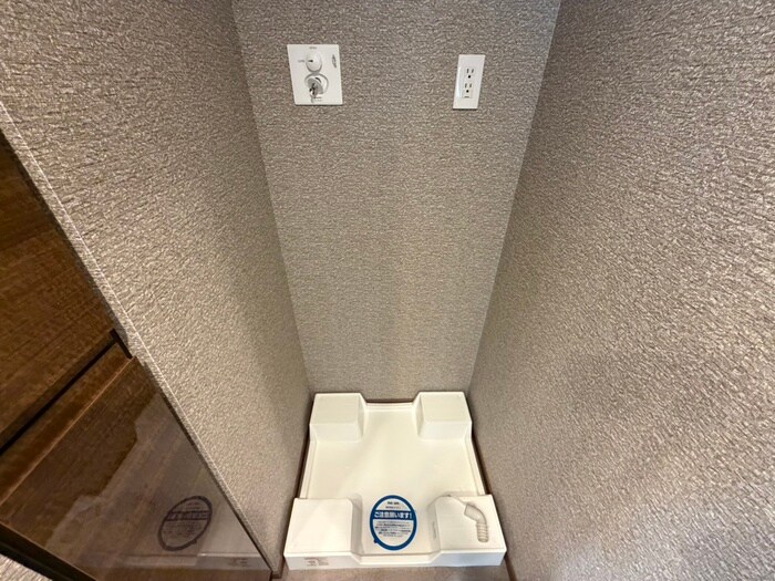 物件内観写真14　(洗濯機置場)