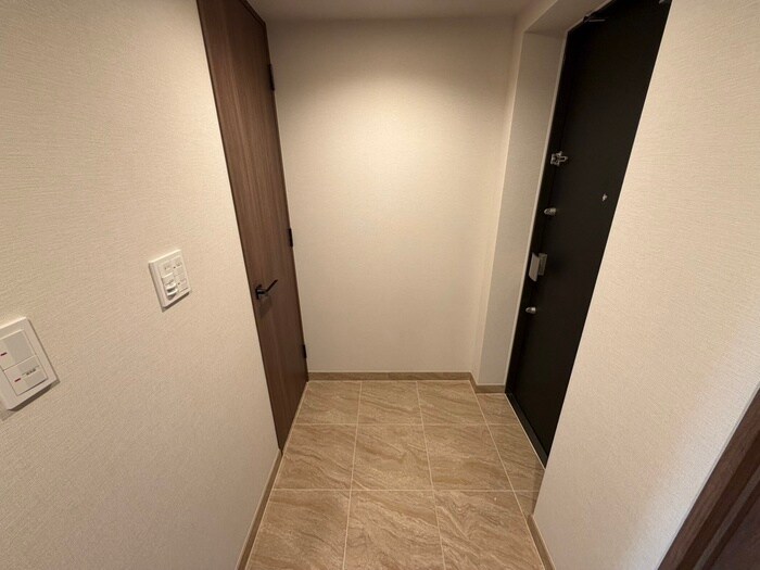 物件内観写真15　(玄関)