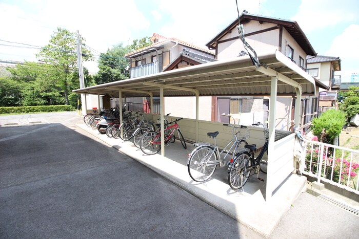 物件外観写真5　(駐輪場)