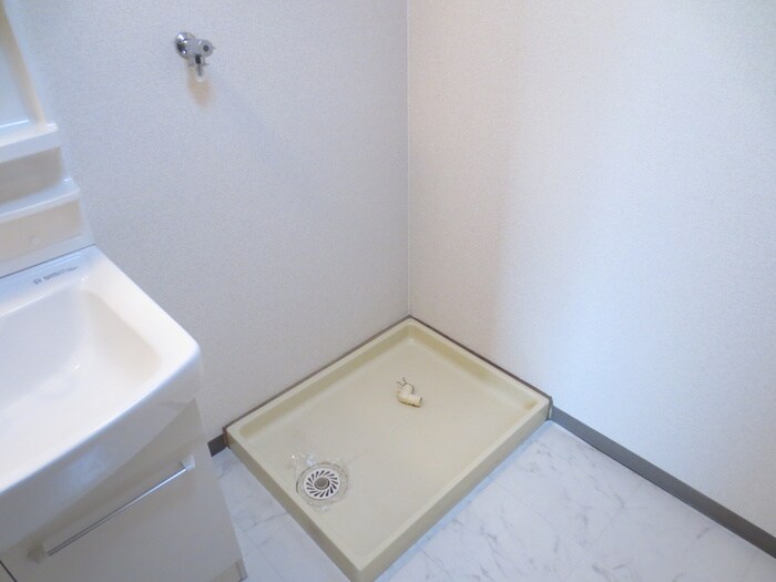 物件内観写真13　(洗濯機置場)