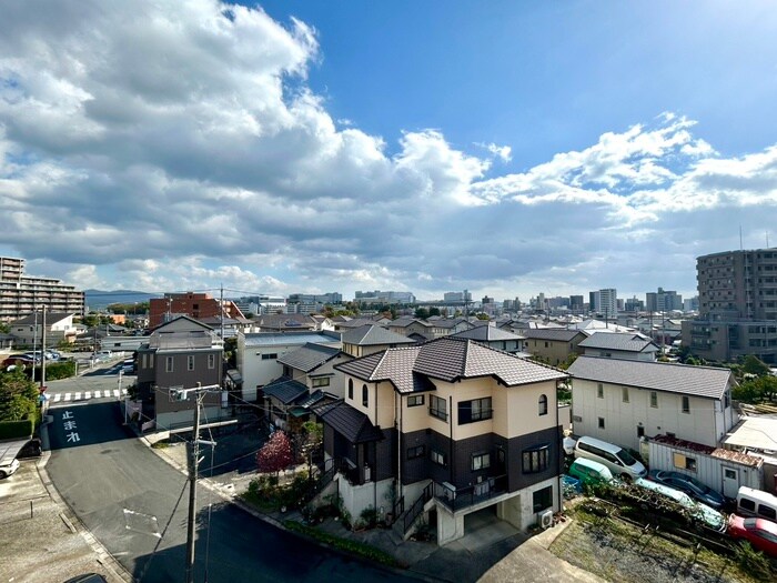 物件内観写真22　(室内からの展望)