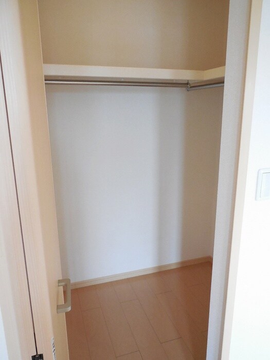 物件内観写真12　(収納)