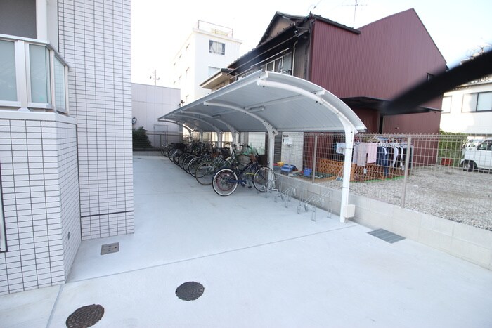 物件外観写真5　(駐輪場)