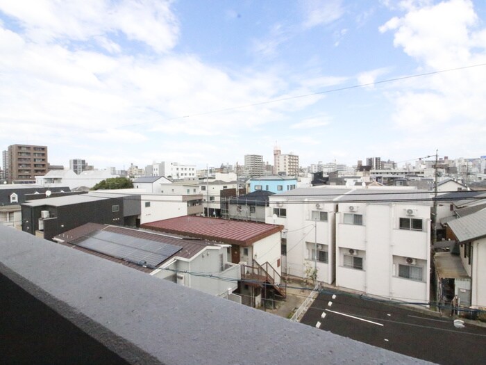 物件内観写真11　(室内からの展望)