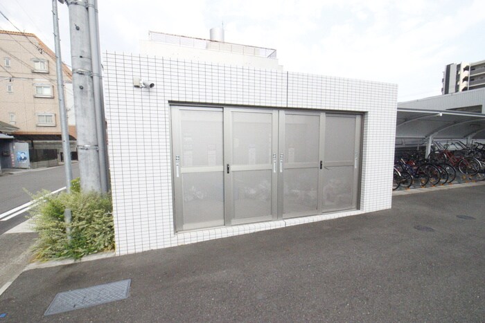 物件外観写真4　(駐車場)