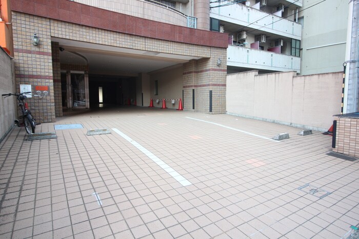 物件外観写真6　(駐車場)